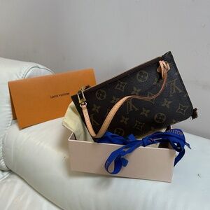 BRAND NEW🧡 Louis Vuitton POCHETTE pm 🧡